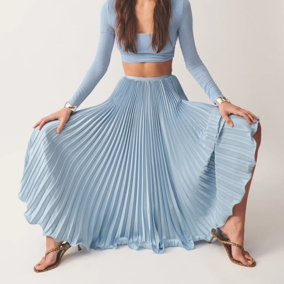 Reformation Bala Skirt in Mineral Blue size 2 NWT - Picture 2 of 12